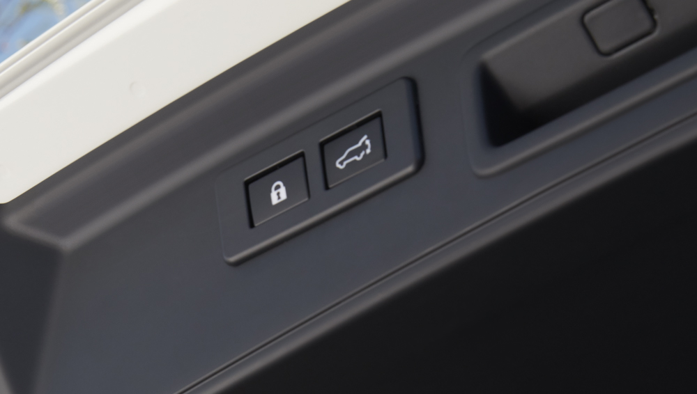 2023 Forester power liftgate buttons.