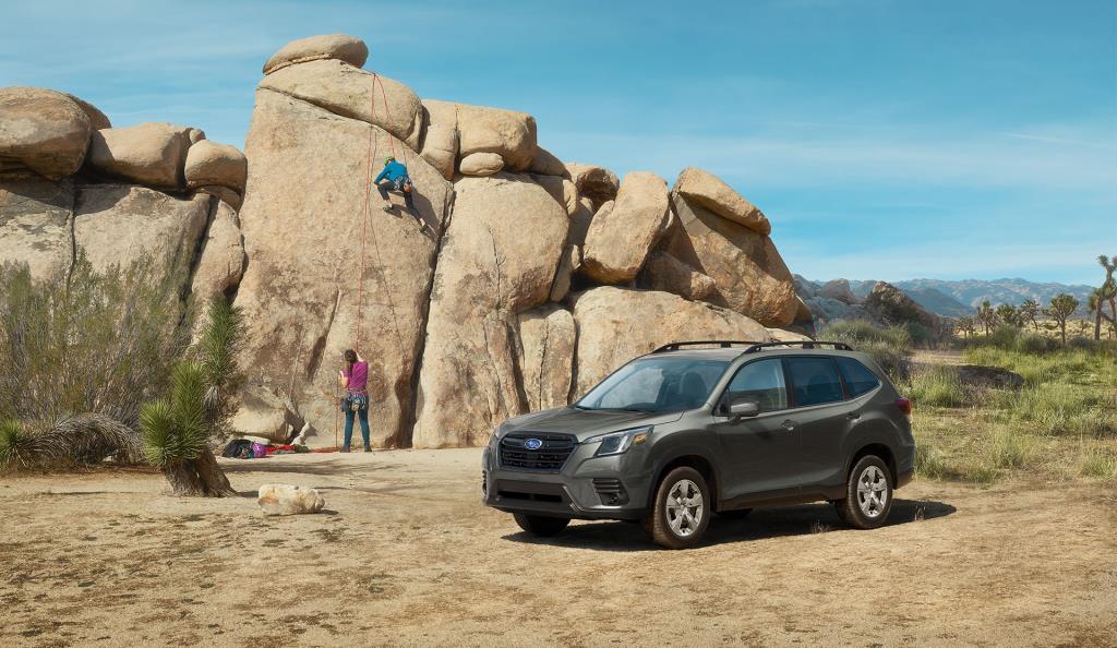 Photos Forester 2024 Subaru Canada   24FOR Base Couple Rock Climbing MGM K Medium 